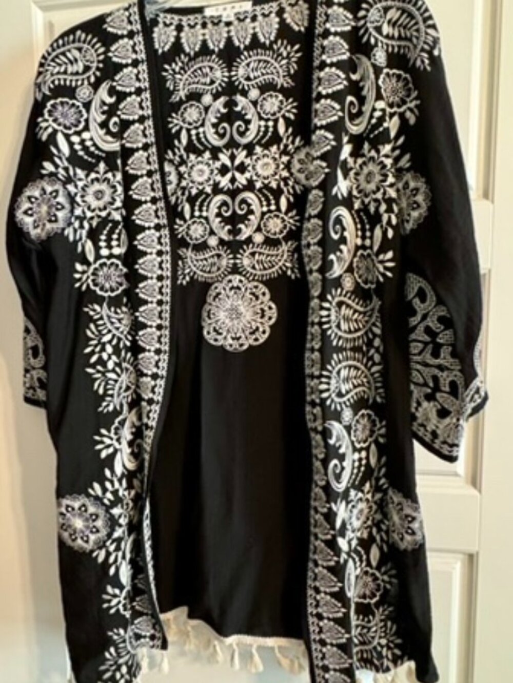 THML Black White with Embroidery Open Kimono duster Size Medium